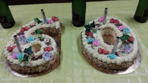 dessert (gâteau anniversaire)buffet complet en salle des fêtes